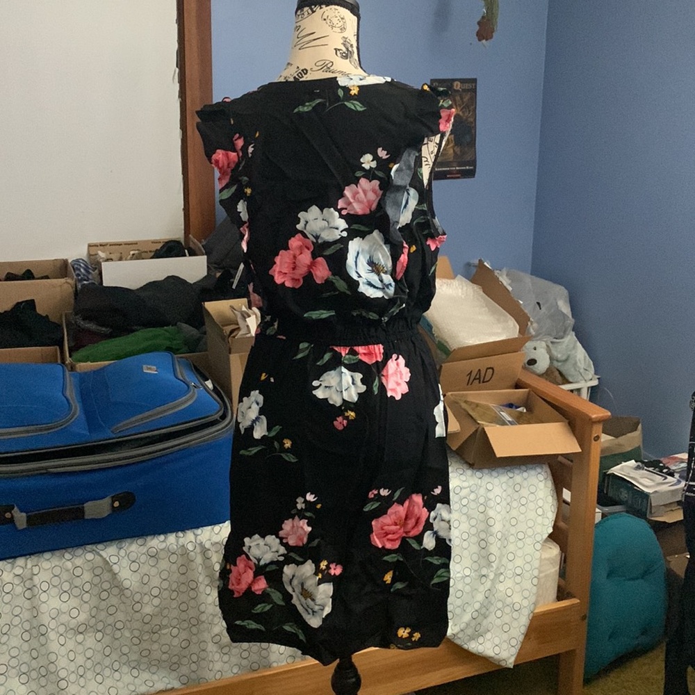 Old Navy Floral Ruffle-Detail Dress - Picture 3 of 7